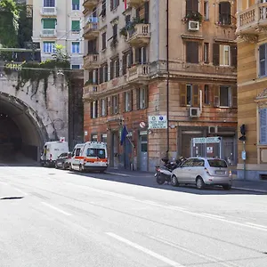 Colore E Stile Nel Centro Di By Wonderful Italy Genova